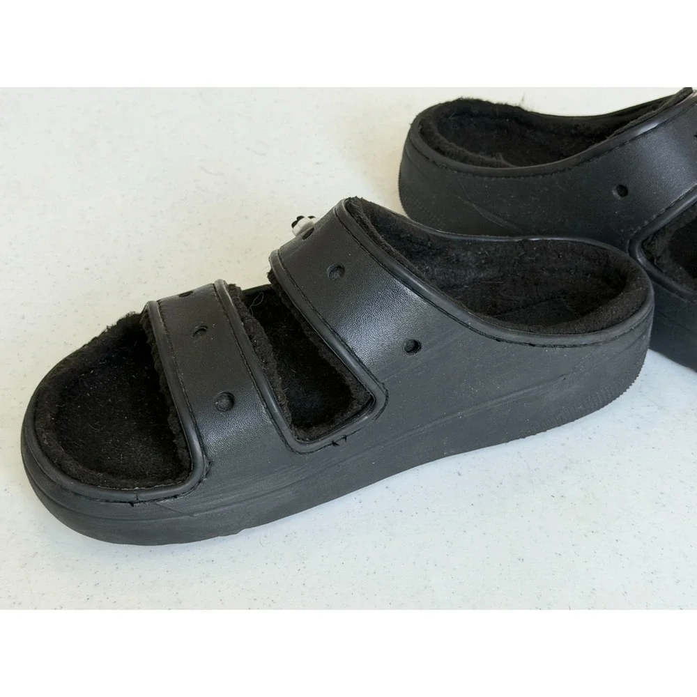 Crocs Classic Cozzzy Black Sandals Soft Fleece Lining Men's 10 Women's 12